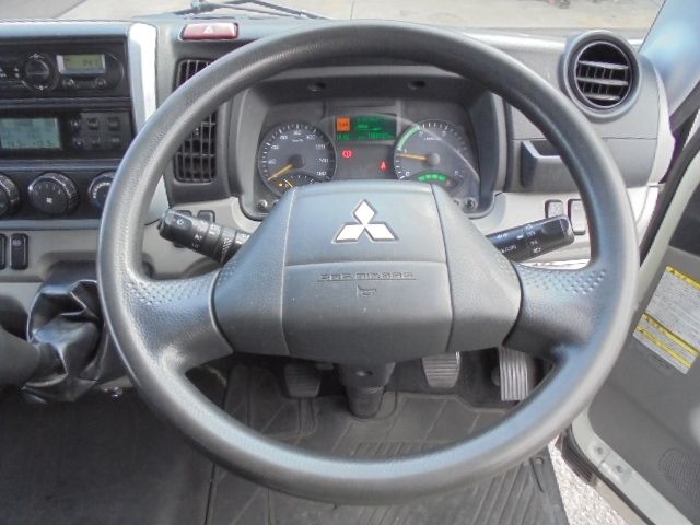 MITSUBISHI CANTER 2018 Image 31