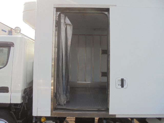 MITSUBISHI CANTER 2018 Image 31