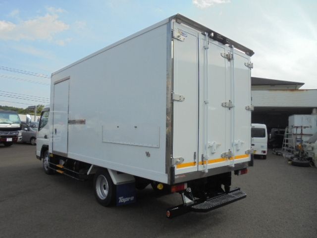 MITSUBISHI CANTER 2018 Image 31