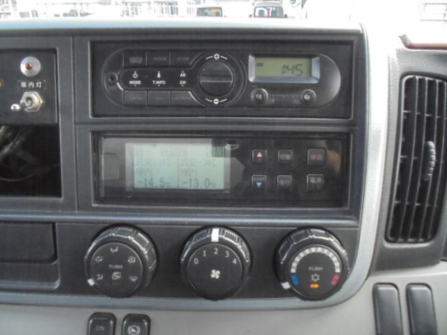 MITSUBISHI CANTER 2018 Image 31