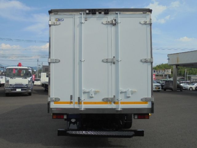 MITSUBISHI CANTER 2018 Image 31