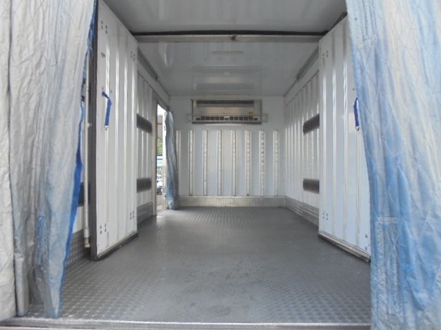 MITSUBISHI CANTER 2018 Image 31