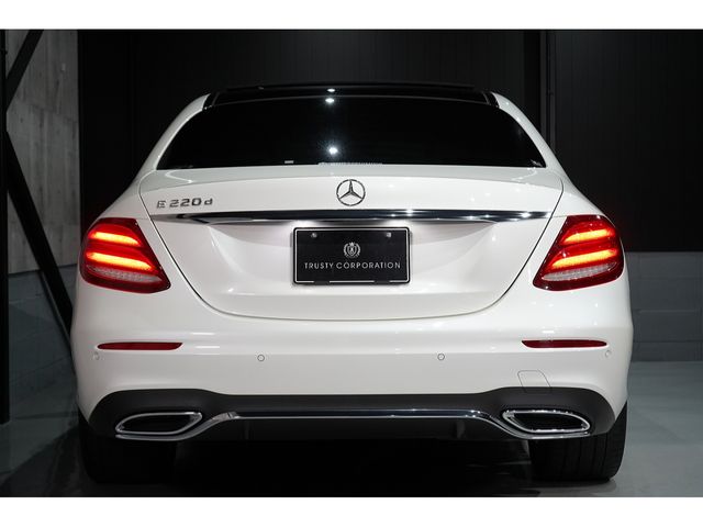 MERCEDES BENZ E CLAS 2018 Image 31