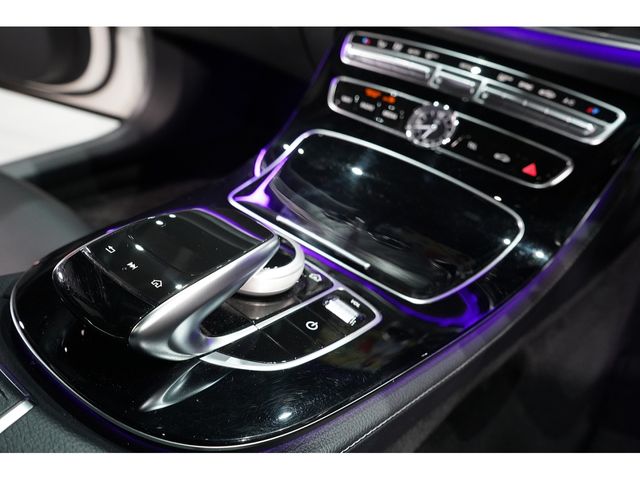 MERCEDES BENZ E CLAS 2018 Image 31