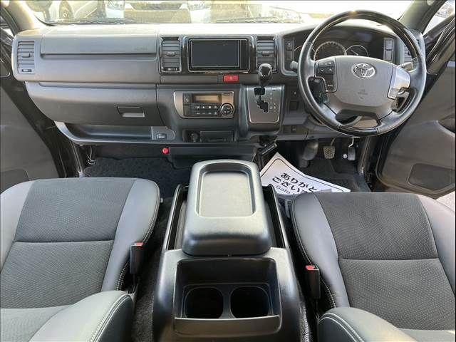 TOYOTA HIACE VAN 4WD 2019 Image 31
