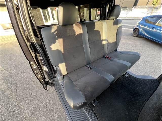TOYOTA HIACE VAN 4WD 2019 Image 31