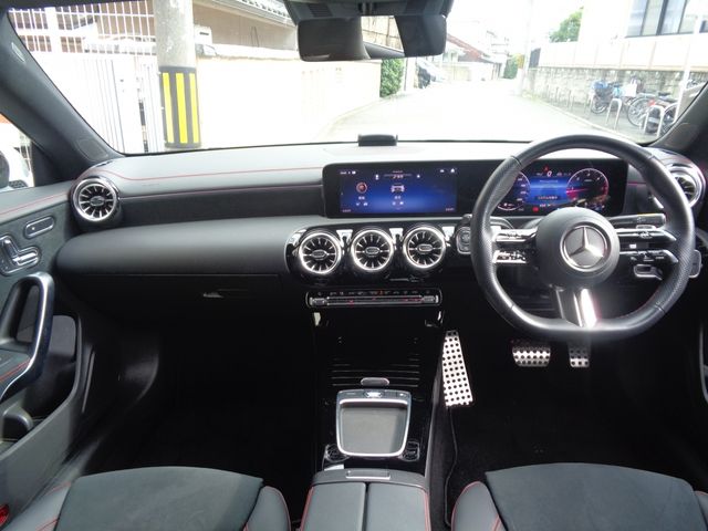 MERCEDES BENZ CLA CL 2023 Image 31