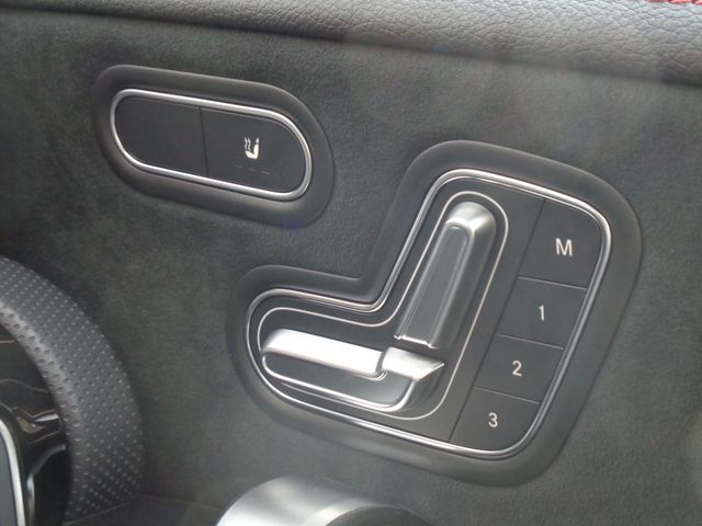 MERCEDES BENZ CLA CL 2023 Image 31