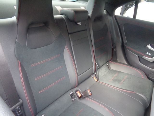 MERCEDES BENZ CLA CL 2023 Image 31