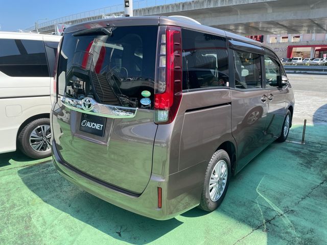 TOYOTA NOAH 2014 Image 31