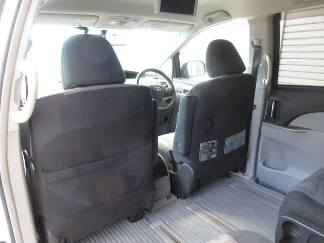 TOYOTA ESTIMA 2006 Image 31