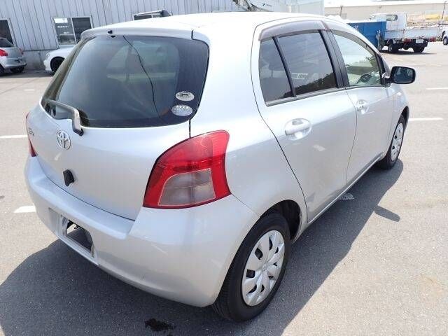 TOYOTA VITZ 2007 Image 31