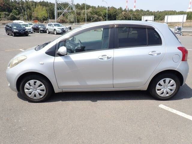 TOYOTA VITZ 2007 Image 31