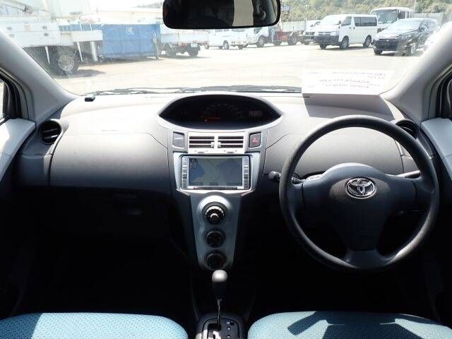 TOYOTA VITZ 2007 Image 31