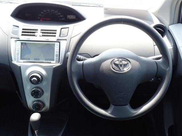 TOYOTA VITZ 2007 Image 31