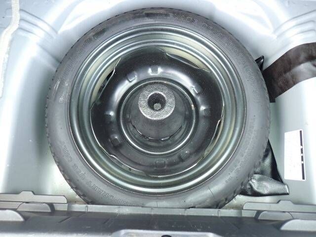 TOYOTA VITZ 2007 Image 31