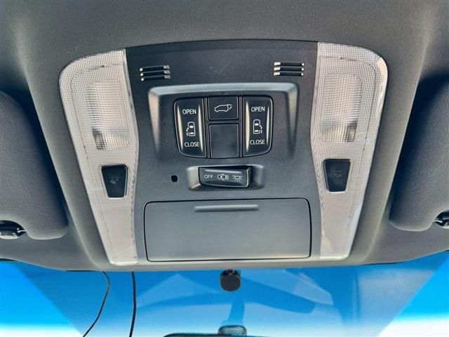 TOYOTA VELLFIRE 2017 Image 31