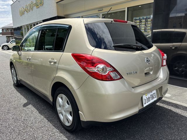 NISSAN TIIDA 2012 Image 31
