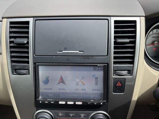 NISSAN TIIDA 2012 Image 31