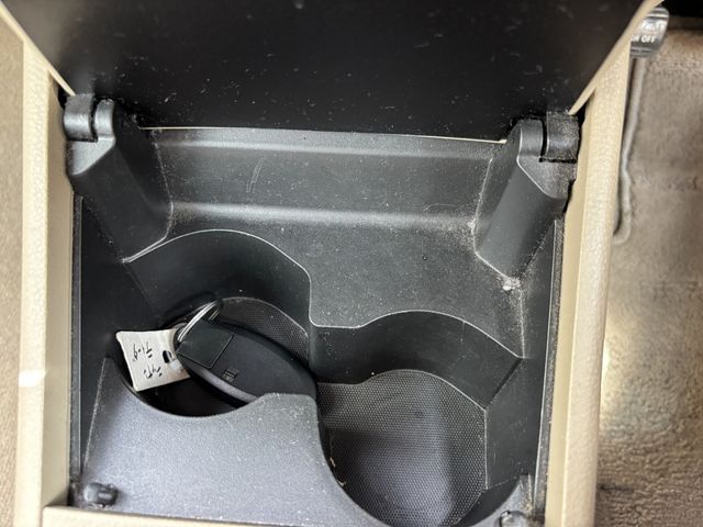 NISSAN TIIDA 2012 Image 31