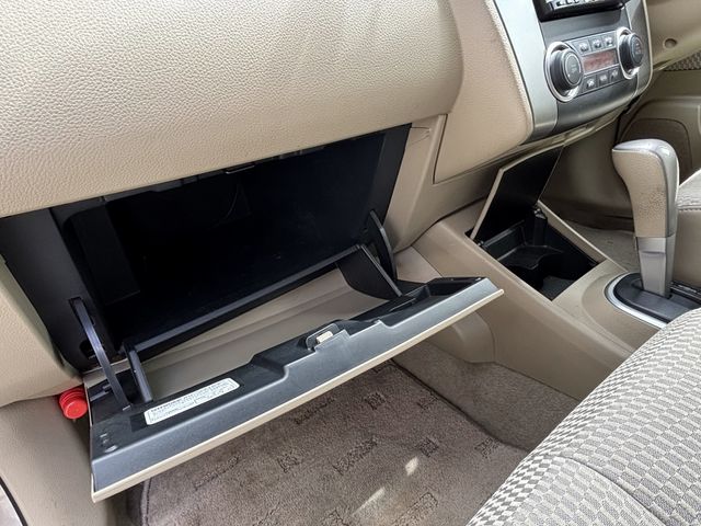 NISSAN TIIDA 2012 Image 31