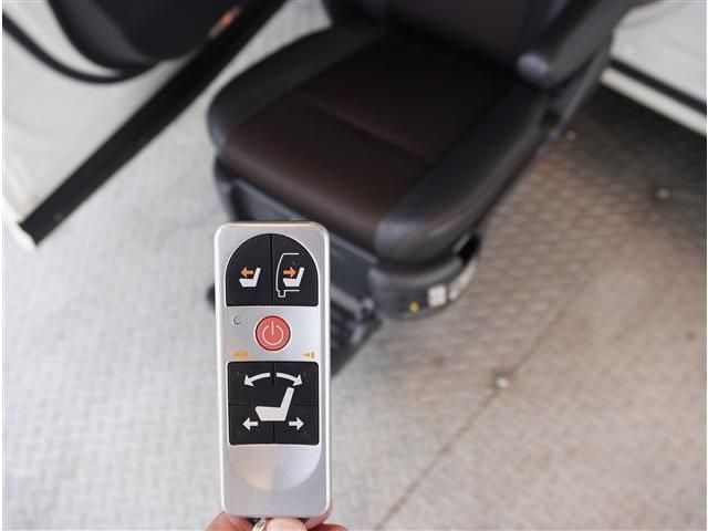 NISSAN ELGRAND 2014 Image 31