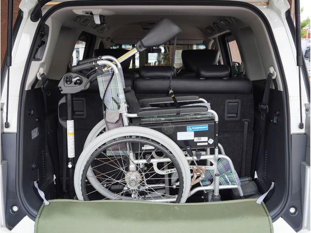 NISSAN ELGRAND 2014 Image 31