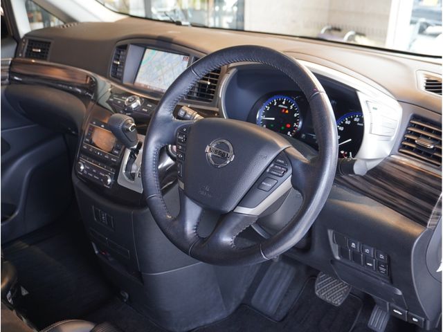 NISSAN ELGRAND 2014 Image 31