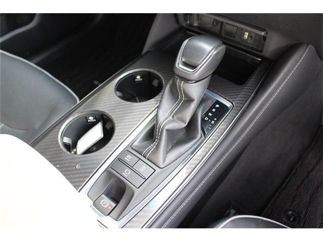 TOYOTA CROWN SEDAN HYBRID 4 2018 Image 31