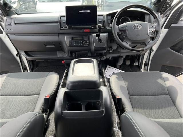 TOYOTA HIACE VAN 4WD 2021 Image 31