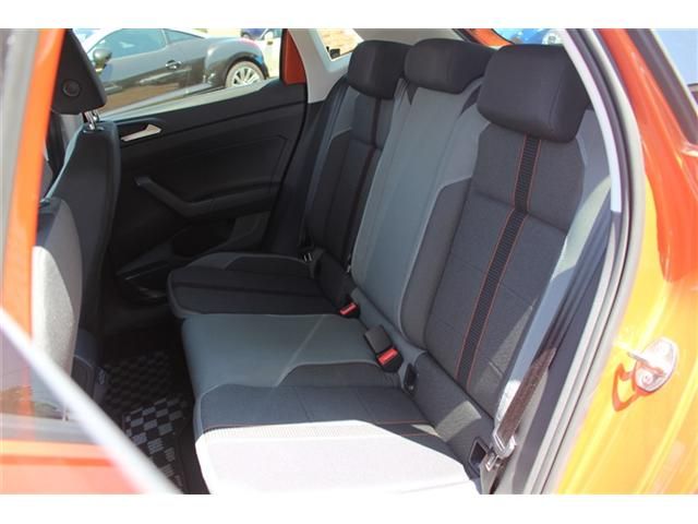 VOLKSWAGEN POLO 2019 Image 31