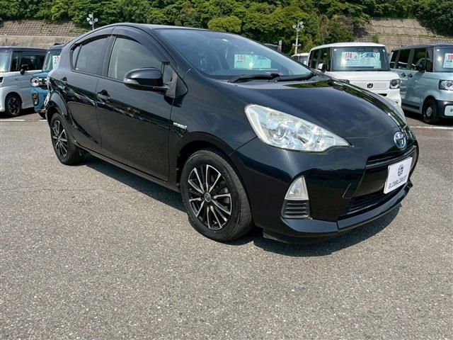 TOYOTA AQUA 2013 Image 31