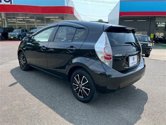 TOYOTA AQUA 2013 Image 31