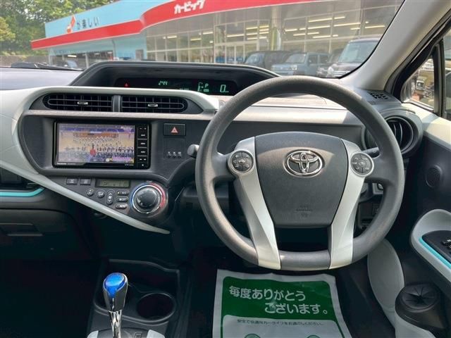 TOYOTA AQUA 2013 Image 31