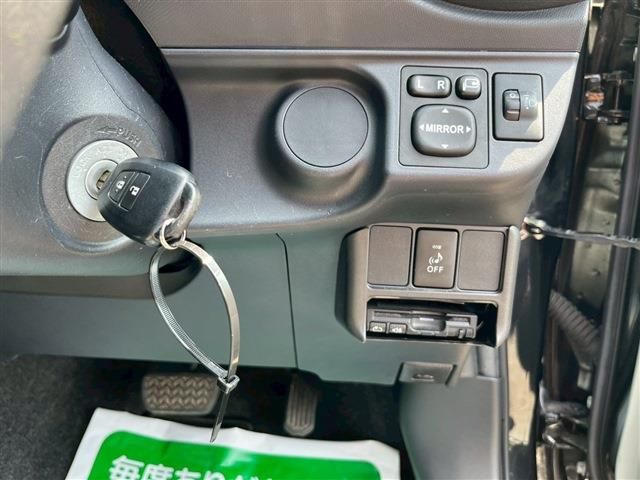 TOYOTA AQUA 2013 Image 31