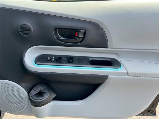 TOYOTA AQUA 2013 Image 31