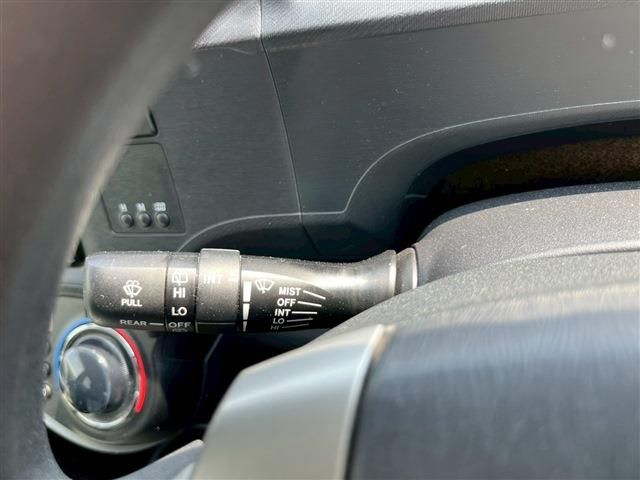 TOYOTA AQUA 2013 Image 31