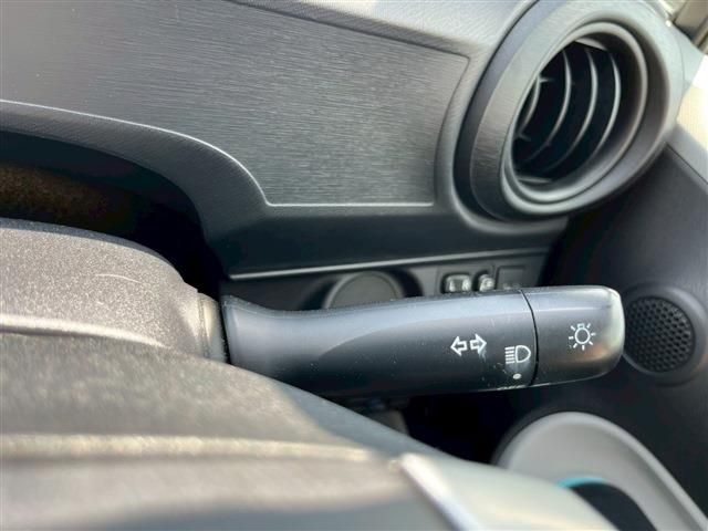 TOYOTA AQUA 2013 Image 31