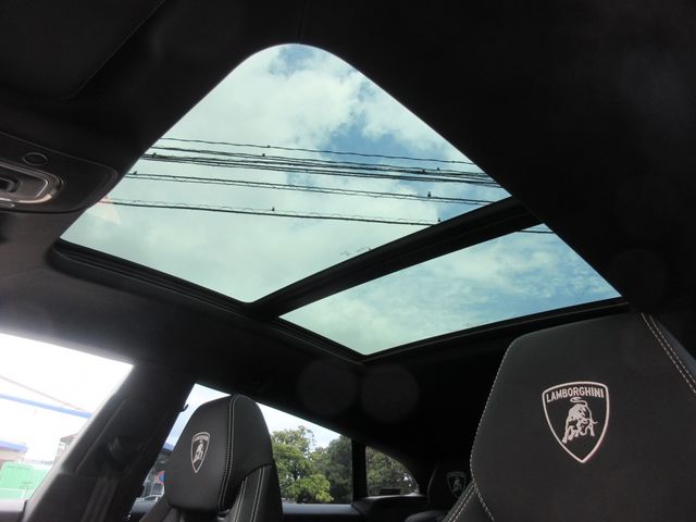 LAMBORGHINI URUS 2023 Image 31