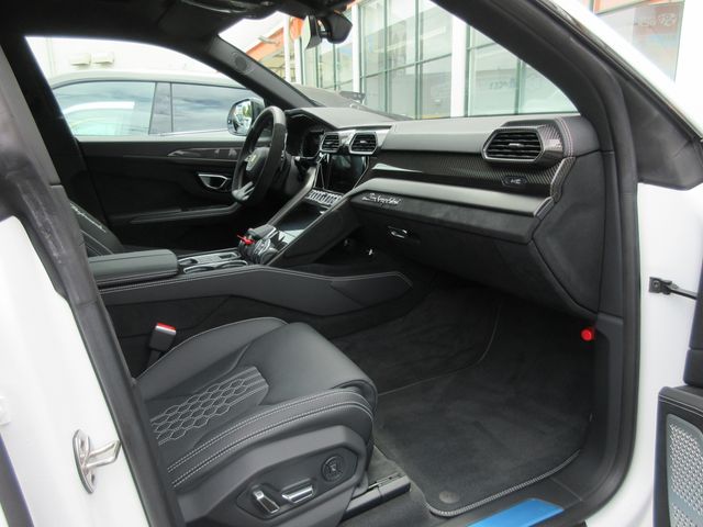 LAMBORGHINI URUS 2023 Image 31