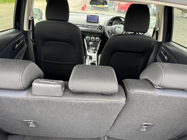 MAZDA DEMIO 2015 Image 31