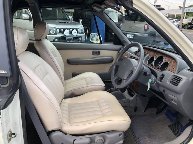 MITSUOKA VIEWT 1998 Image 31