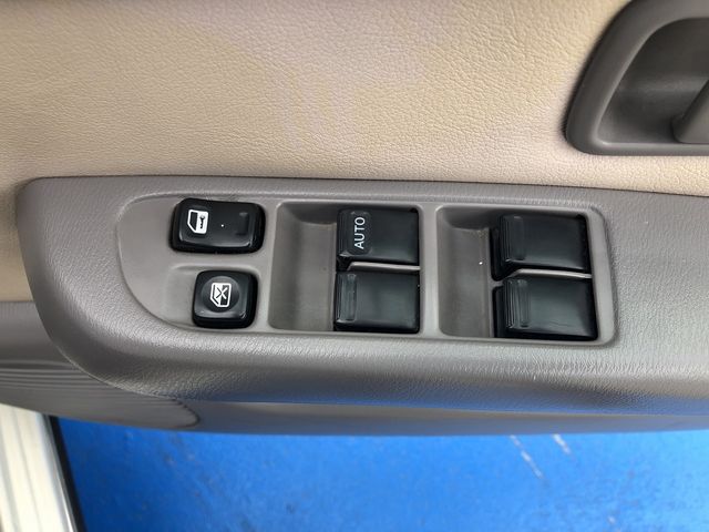 MITSUOKA VIEWT 1998 Image 31