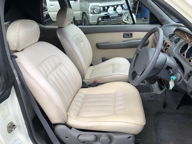 MITSUOKA VIEWT 1998 Image 31