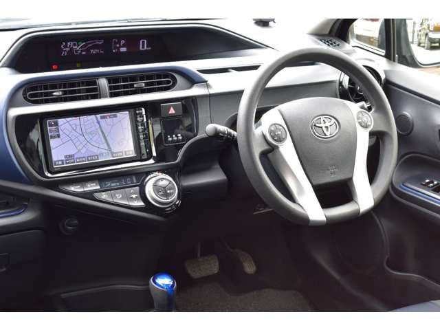 TOYOTA AQUA 2015 Image 31