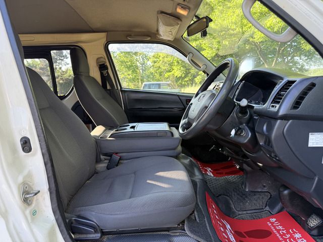 TOYOTA HIACE VAN 4WD 2015 Image 31