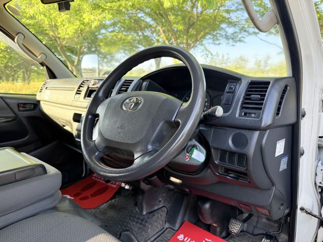 TOYOTA HIACE VAN 4WD 2015 Image 31