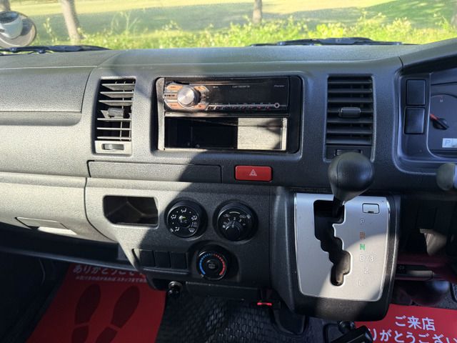 TOYOTA HIACE VAN 4WD 2015 Image 31