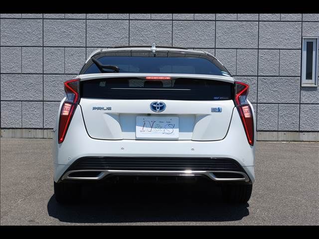 TOYOTA PRIUS 2015 Image 31