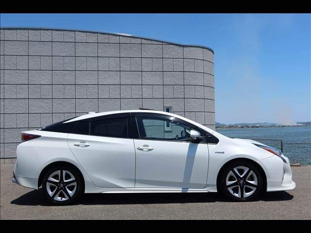 TOYOTA PRIUS 2015 Image 31